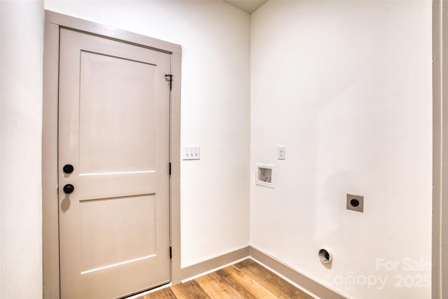 Image 33 of a home in .