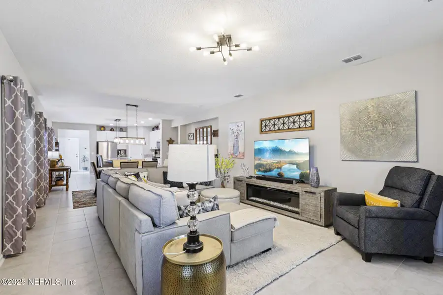 Furnished interior view inside a new home in Tributary, Yulee (Image 12). Furnished interior view inside a new home in Tributary, Yulee (Image 12).