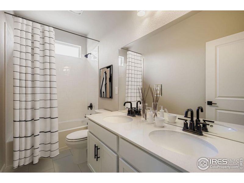 Shared upper level bathroom