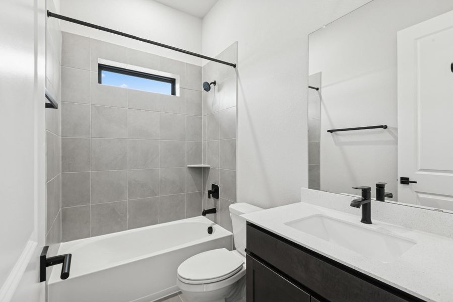 Furnished interior view inside a new home in Riceland 60’ Homesites, Mont Belvieu (Image 6). Furnished interior view inside a new home in Riceland 60’ Homesites, Mont Belvieu (Image 6).