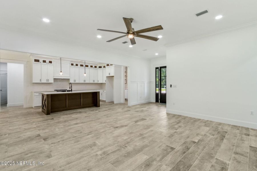 Spacious, unfurnished interior of a new home in , Fernandina Beach (Image 19).