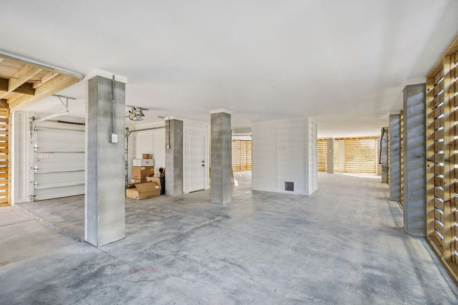 Spacious, unfurnished interior of a new home in , Johns Island (Image 89). Spacious, unfurnished interior of a new home in , Johns Island (Image 89).