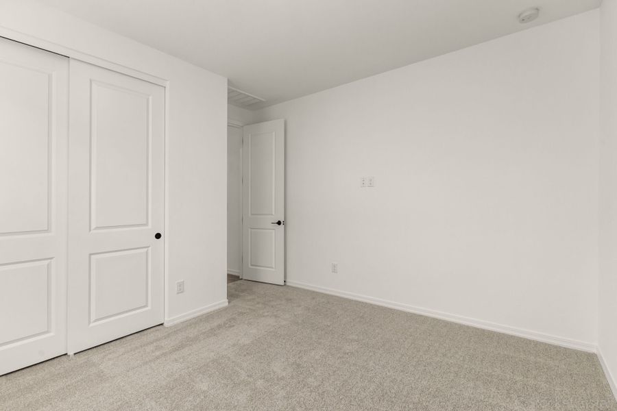 Spacious, unfurnished interior of a new home in Tyler Ranch, Buckeye (Image 13).