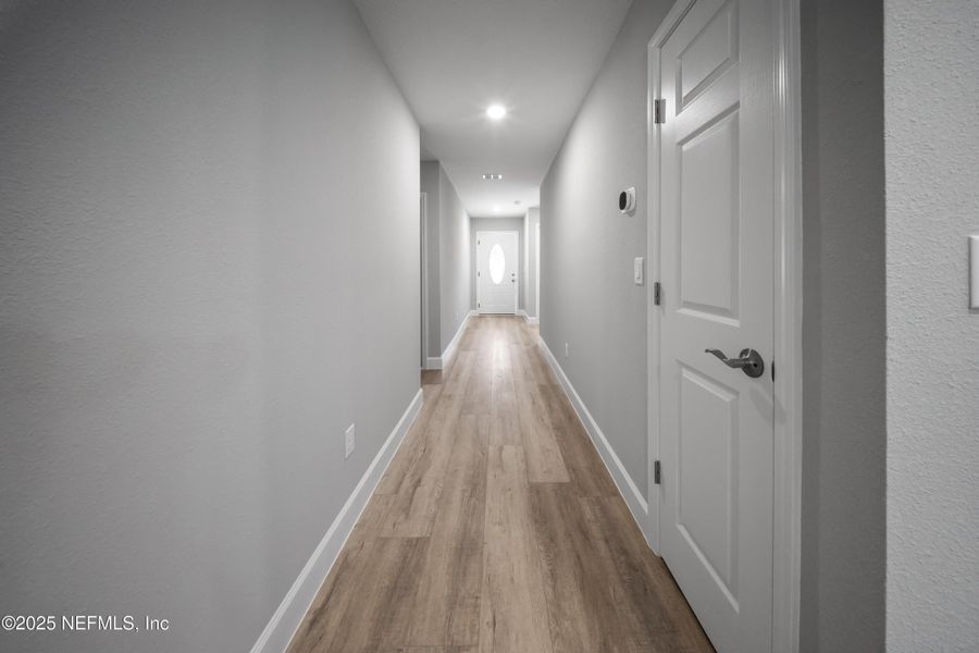 Spacious, unfurnished interior of a new home in , Jacksonville (Image 23).