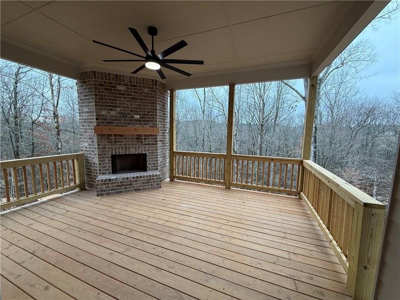 Exterior details and patio area of a home in , Jefferson (Image 4).