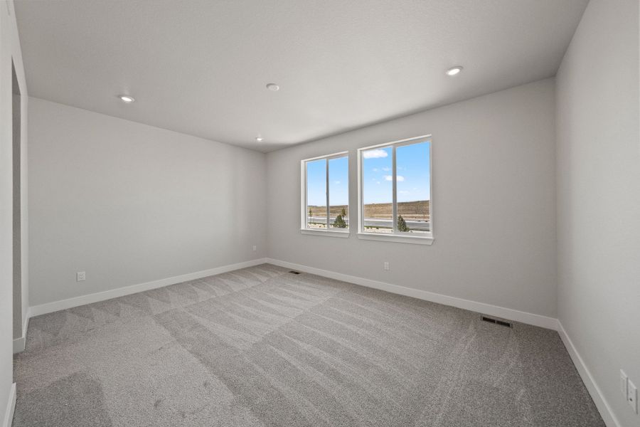 Spacious, unfurnished interior of a new home in Trumark Homes at Tanterra, Parker (Image 27). Spacious, unfurnished interior of a new home in Trumark Homes at Tanterra, Parker (Image 27).