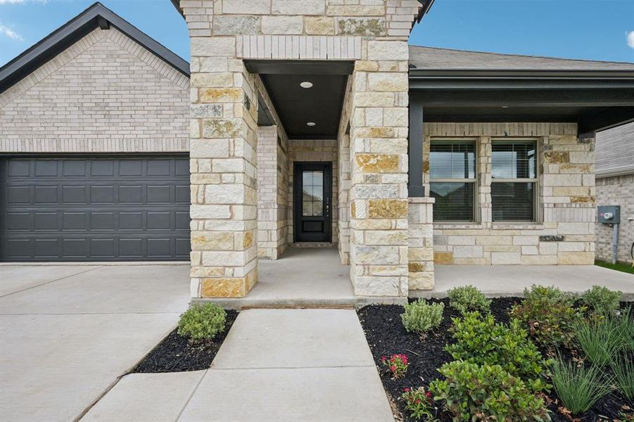 Exterior details and patio area of a home in Westmoor, Sherman (Image 3).