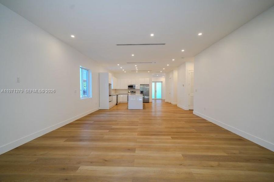 Spacious, unfurnished interior of a new home in , Miami (Image 14).