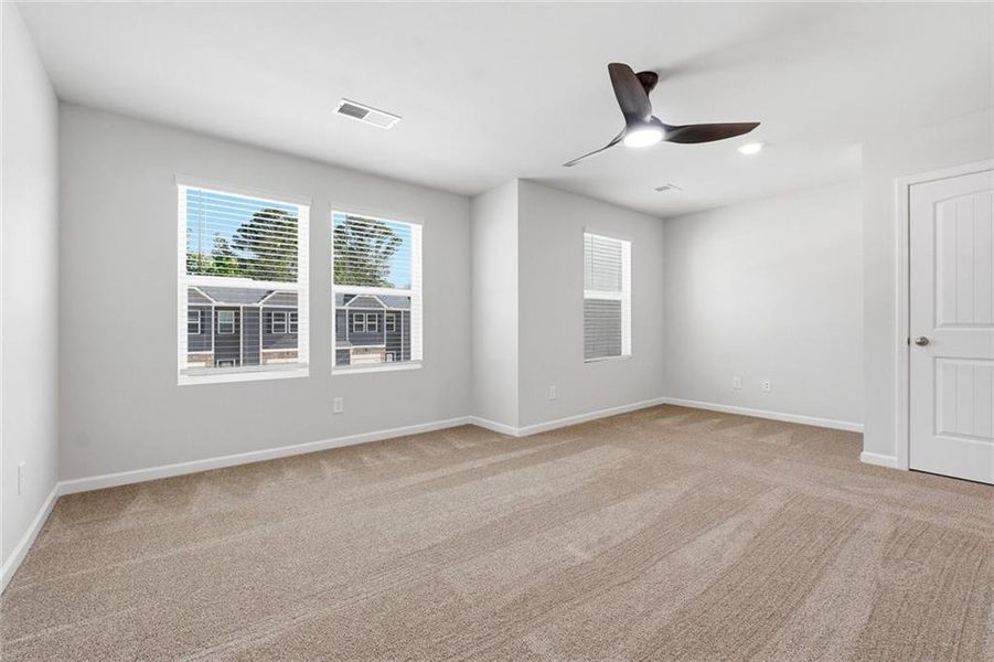 Spacious, unfurnished interior of a new home in Azalea Hills, Temple (Image 22).