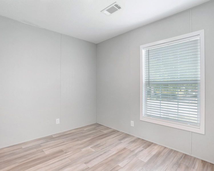 Spacious, unfurnished interior of a new home in , Fort Lauderdale (Image 14).