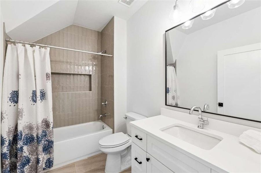 Furnished interior view inside a new home in , Roswell (Image 13).