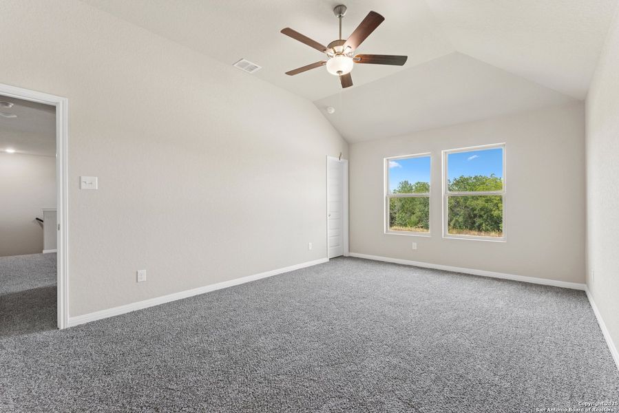 Spacious, unfurnished interior of a new home in Cinco Lakes, San Antonio (Image 7). Spacious, unfurnished interior of a new home in Cinco Lakes, San Antonio (Image 7).
