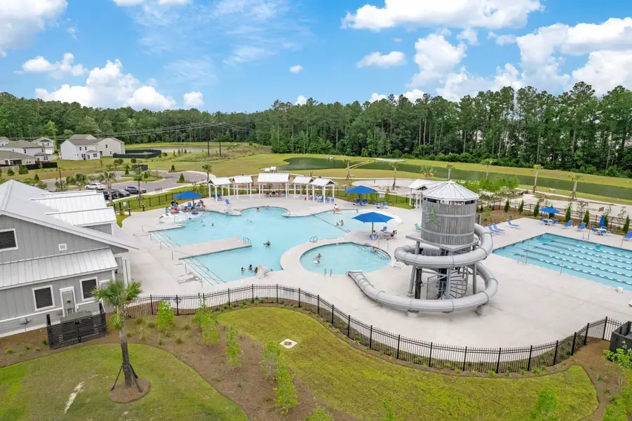 Community amenities in , Summerville (Image 48).