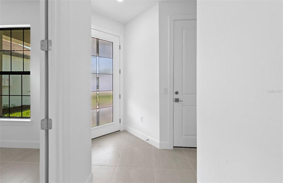Spacious, unfurnished interior of a new home in Talon Preserve on Palmer Ranch, Nokomis (Image 17). Spacious, unfurnished interior of a new home in Talon Preserve on Palmer Ranch, Nokomis (Image 17).