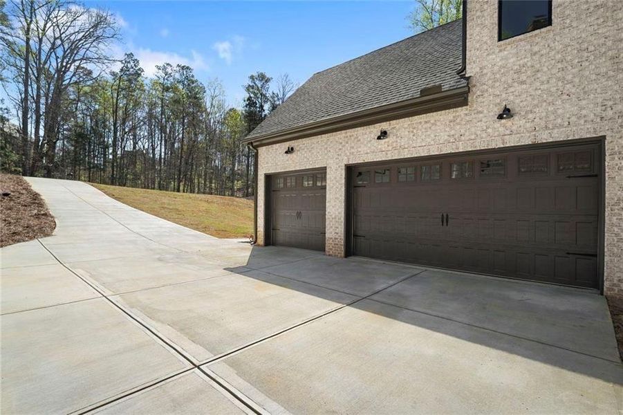 Exterior details and patio area of a home in , Acworth (Image 4).