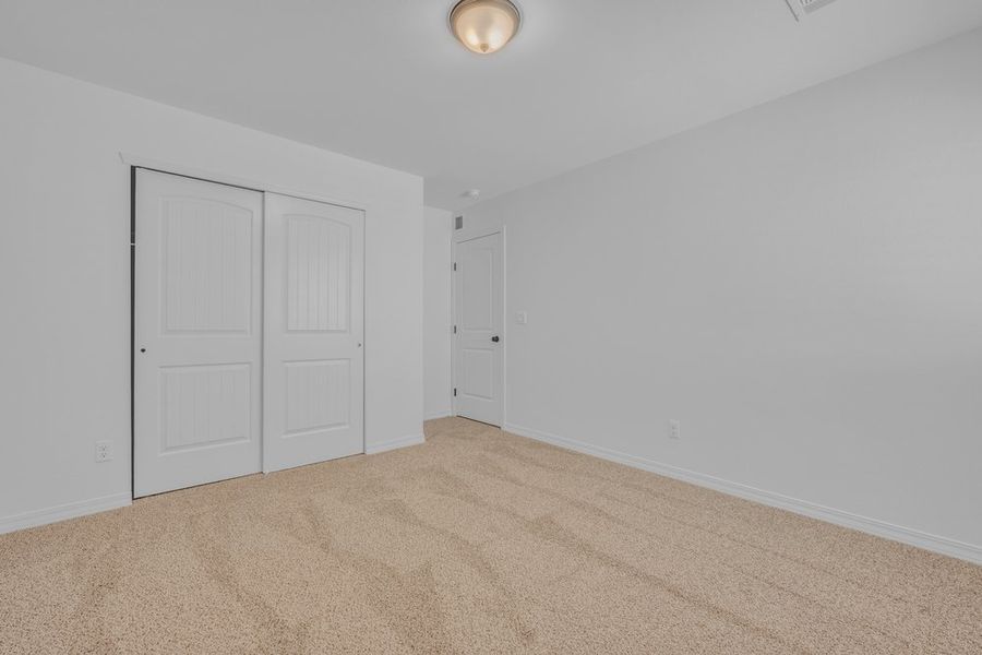 Representative unfurnished interior of a home built from the Bellagio 425SSC by Saratoga Homes in Paseo Del Este, El Paso (Image 42).
