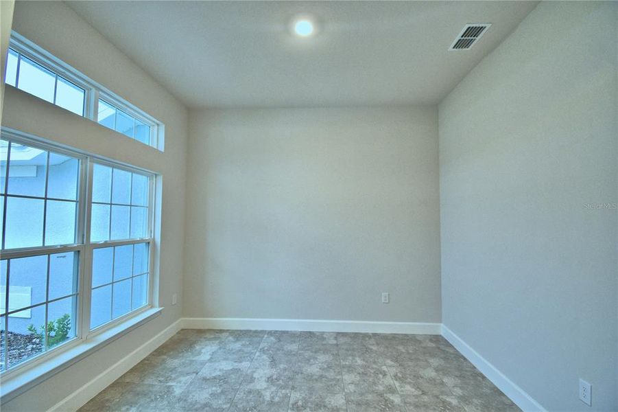 Spacious, unfurnished interior of a new home in , Lake Wales (Image 24).