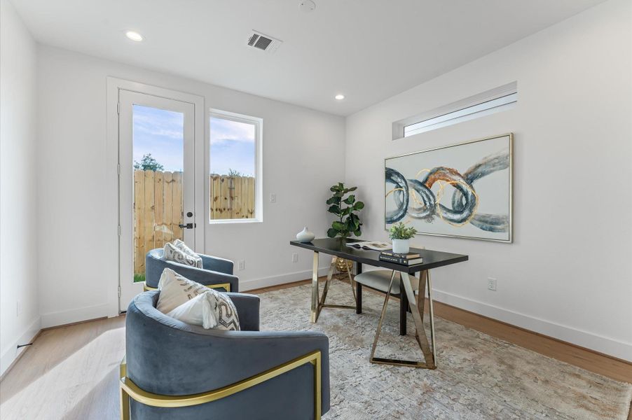 Downstairs office or can be used a a bedroom Downstairs office or can be used a a bedroom