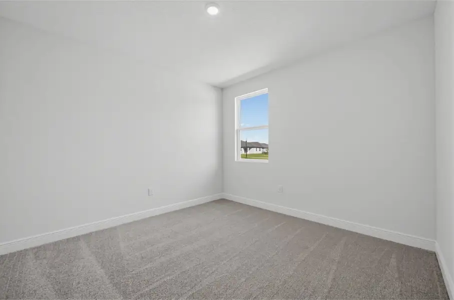 Spacious, unfurnished interior of a new home in Trailside, Mount Dora (Image 26).