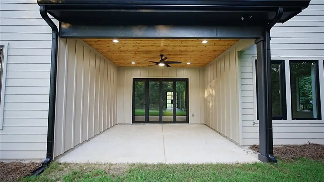 Exterior details and patio area of a home in , Flowery Branch (Image 4).