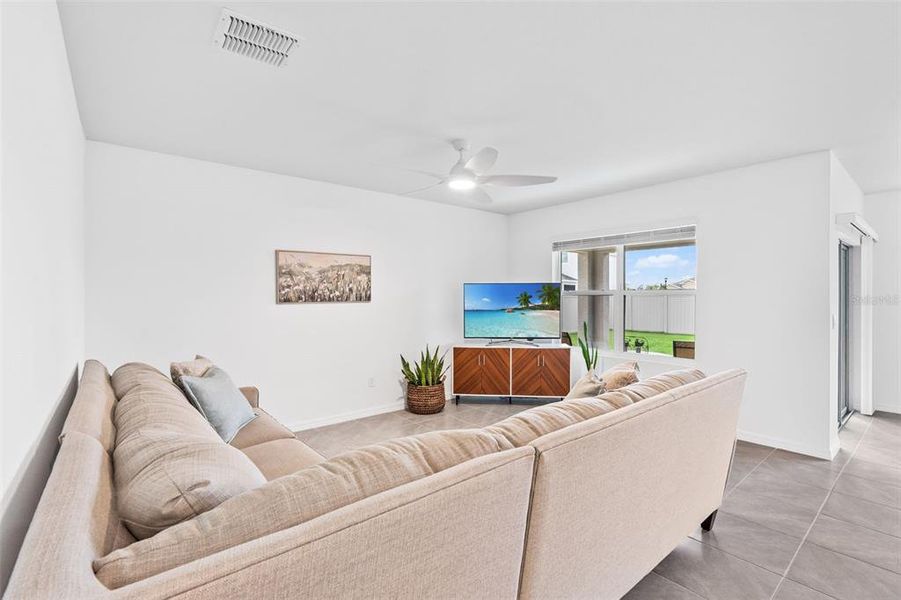 Furnished interior view inside a new home in , Wesley Chapel (Image 13).