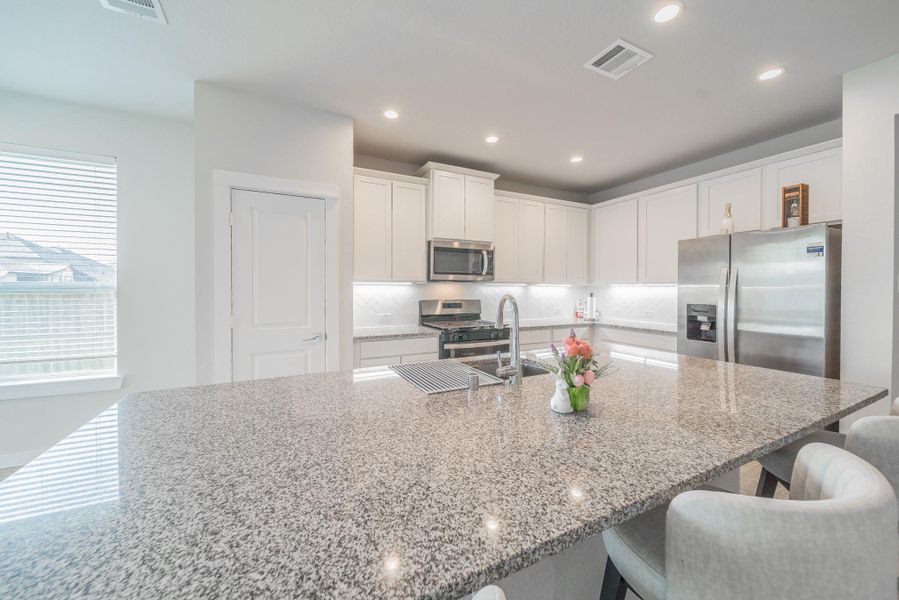 Furnished interior view inside a new home in Hunters Creek, Baytown (Image 9).