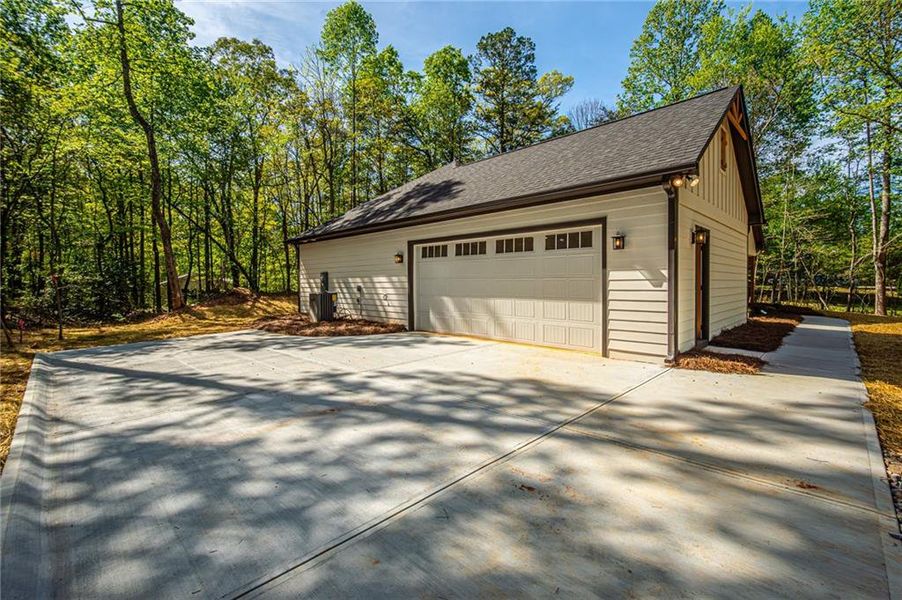 Exterior details and patio area of a home in , Dawsonville (Image 26).