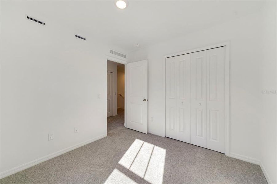 Spacious, unfurnished interior of a new home in Towns at Greenleaf, Oviedo (Image 18).