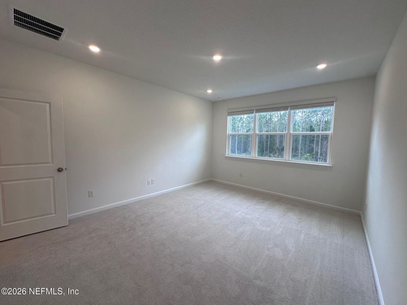 Spacious, unfurnished interior of a new home in , St. Augustine (Image 4).