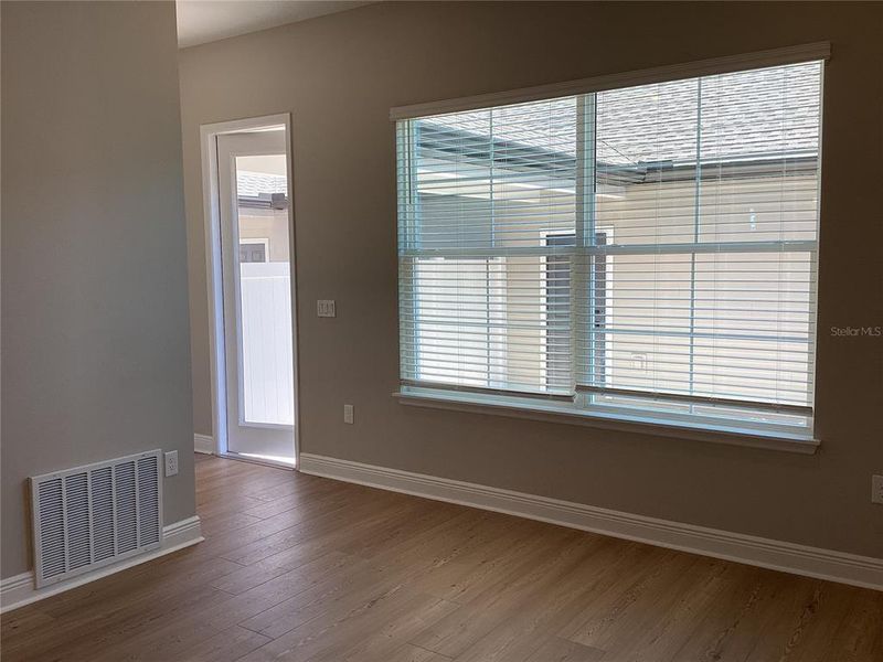Spacious, unfurnished interior of a new home in Lake Cawood Cove, Windermere (Image 18). Spacious, unfurnished interior of a new home in Lake Cawood Cove, Windermere (Image 18).