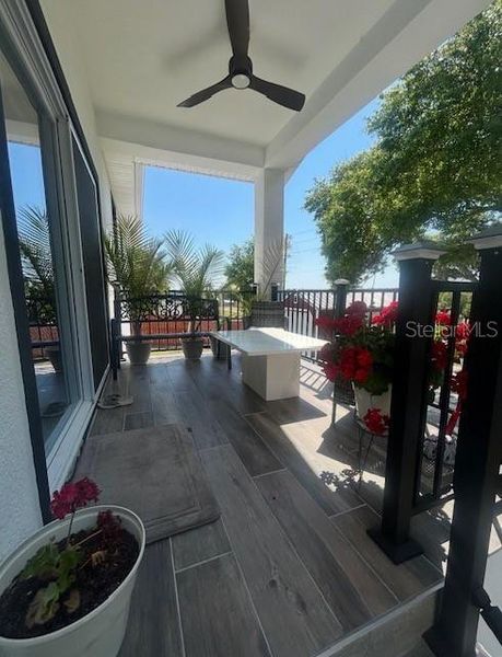 Exterior details and patio area of a home in , Lake Wales (Image 19).