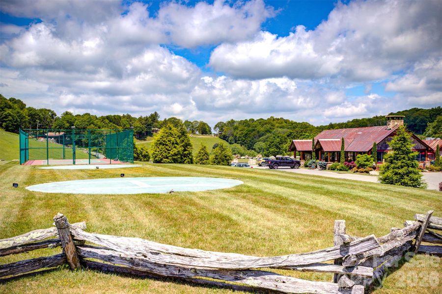 Community amenities in , Banner Elk (Image 4).