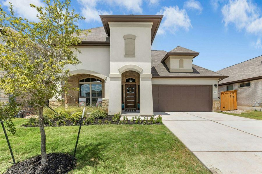 Two year new spectacular home in the Crosswinds community. Two year new spectacular home in the Crosswinds community.