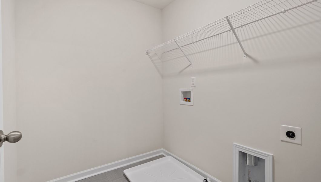 Spacious, unfurnished interior of a new home in Foxbank, Gray Court (Image 25).