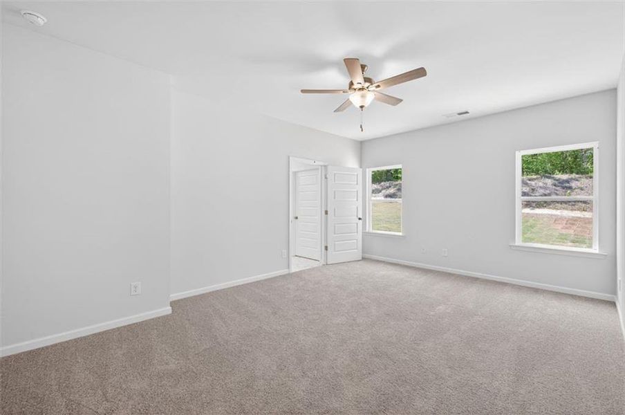 Spacious, unfurnished interior of a new home in Summerfield Place, Carrollton (Image 15).