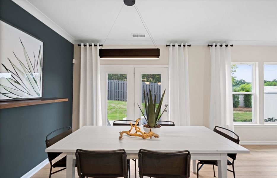 Dining Area Dining Area