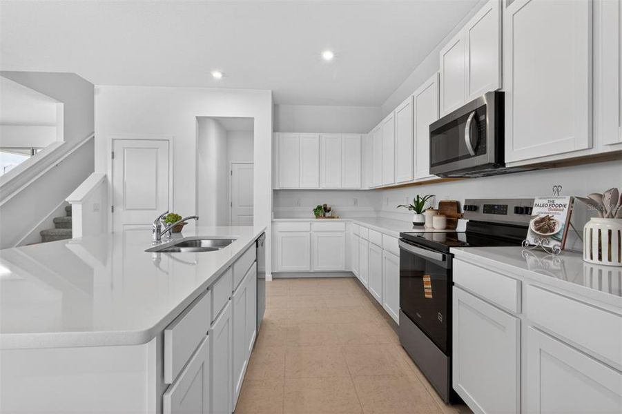 Furnished interior view inside a new home in , Orlando (Image 8).