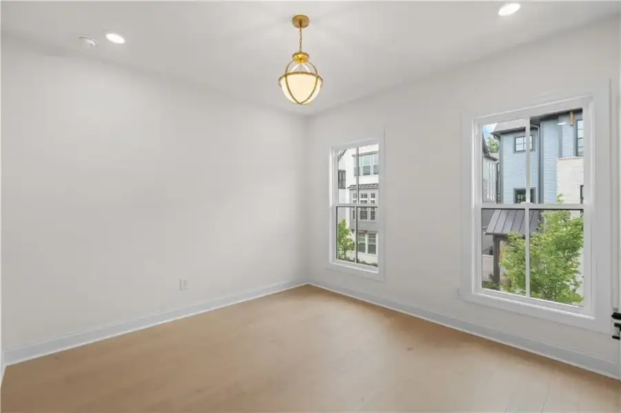 Spacious, unfurnished interior of a new home in Park Walke, Alpharetta (Image 34).