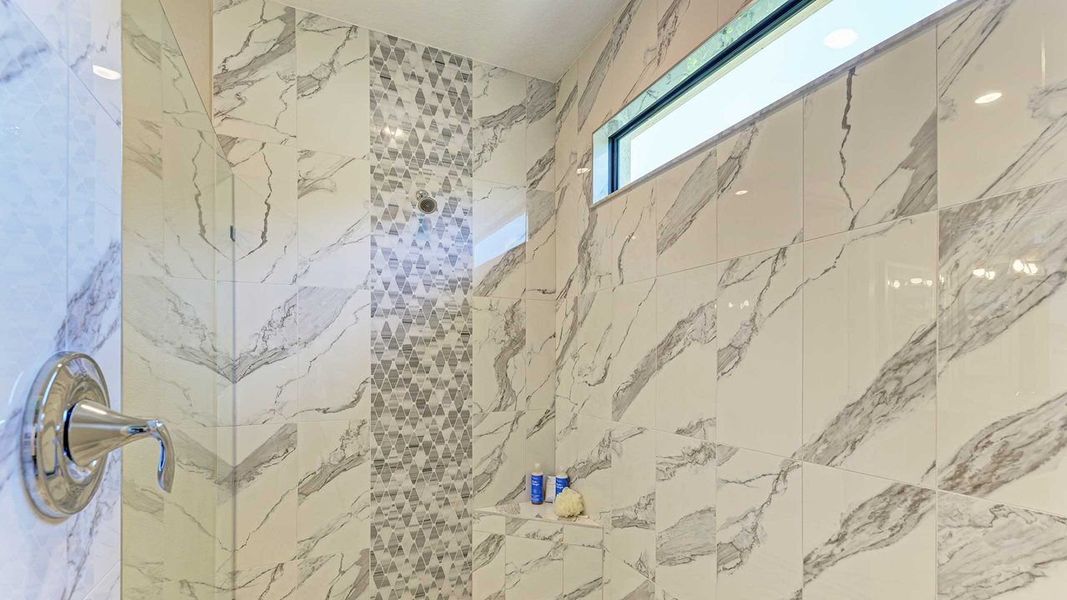 Owner's Bath - Model shown is without Bonus Room