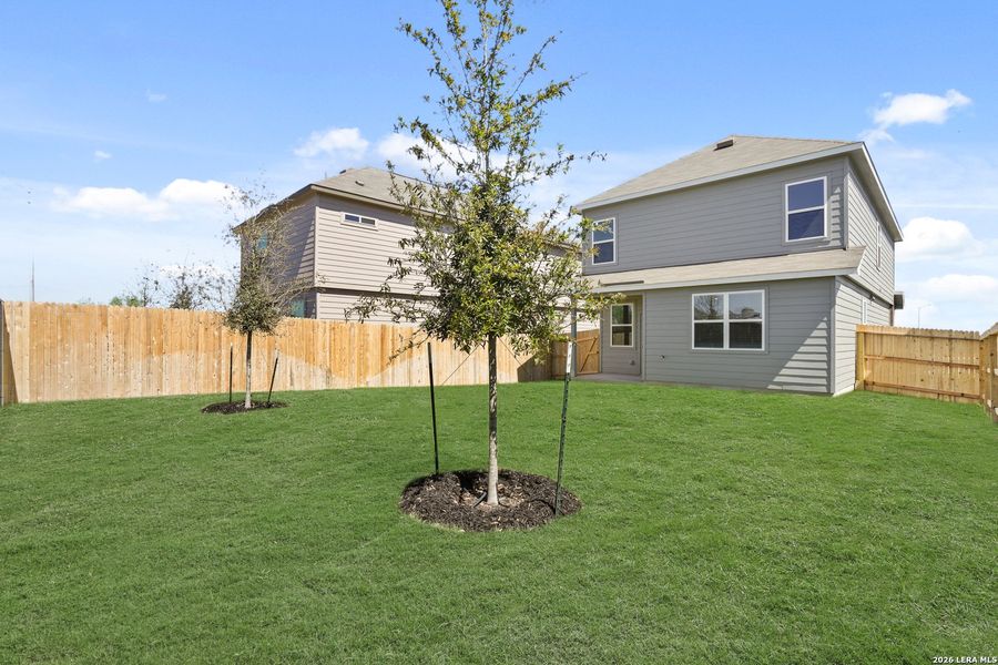 Exterior details and patio area of a home in Blue Ridge Ranch, San Antonio (Image 4).