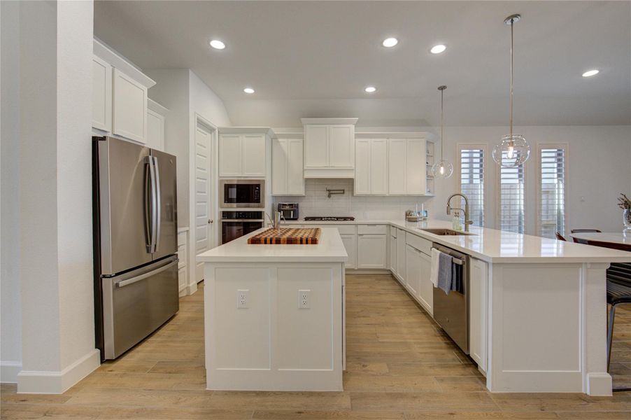 Furnished interior view inside a new home in Cross Creek West 45', Fulshear (Image 8). Furnished interior view inside a new home in Cross Creek West 45', Fulshear (Image 8).