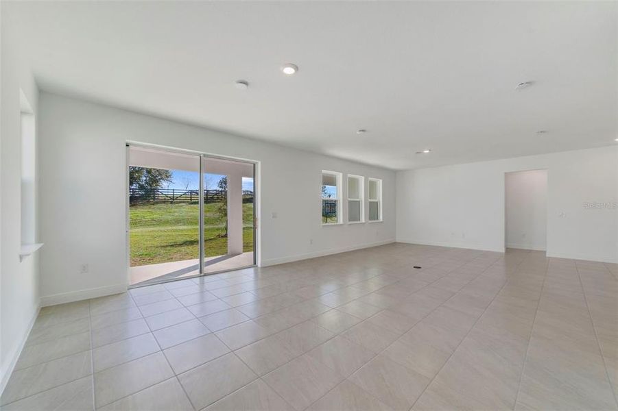 Spacious, unfurnished interior of a new home in Vintner Reserve, Clermont (Image 19). Spacious, unfurnished interior of a new home in Vintner Reserve, Clermont (Image 19).