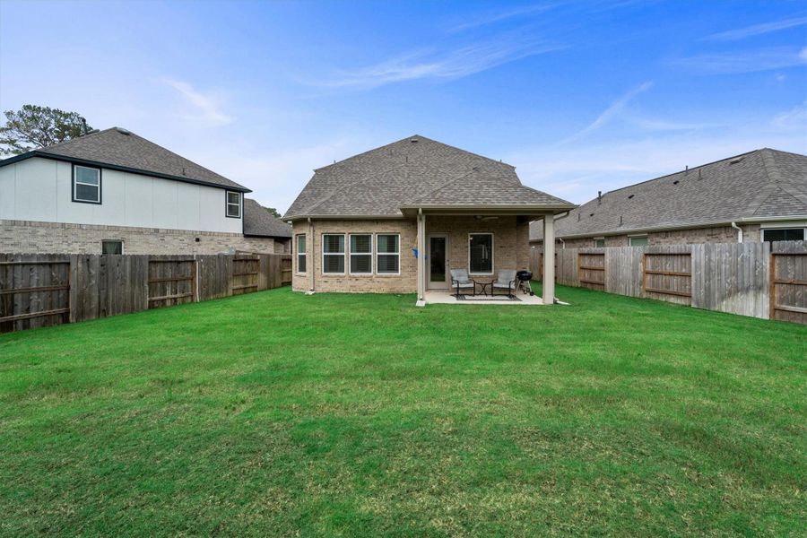 Exterior details and patio area of a home in Sorella, Tomball (Image 26).