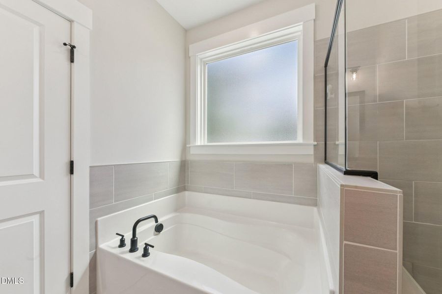 27-web-or-mls-Arbor Dr-S1404-027