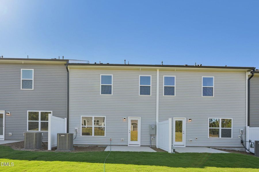 34-web-or-mls-Flagstone Way-S2410-034