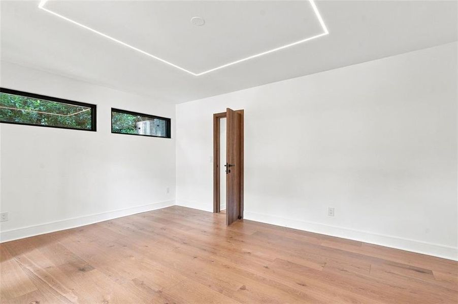 Spacious, unfurnished interior of a new home in , Atlanta (Image 49).