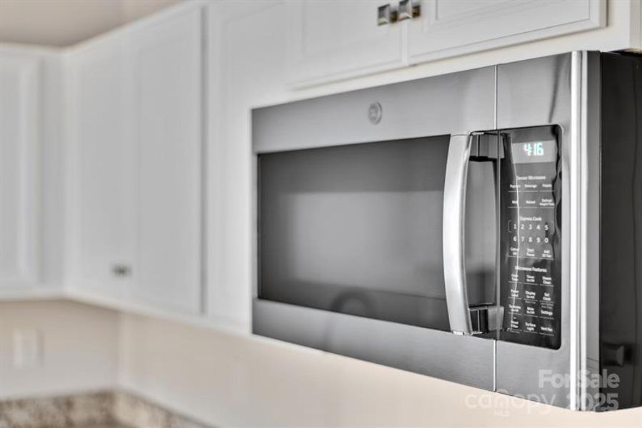 All stainless steel kitchen appliances included!