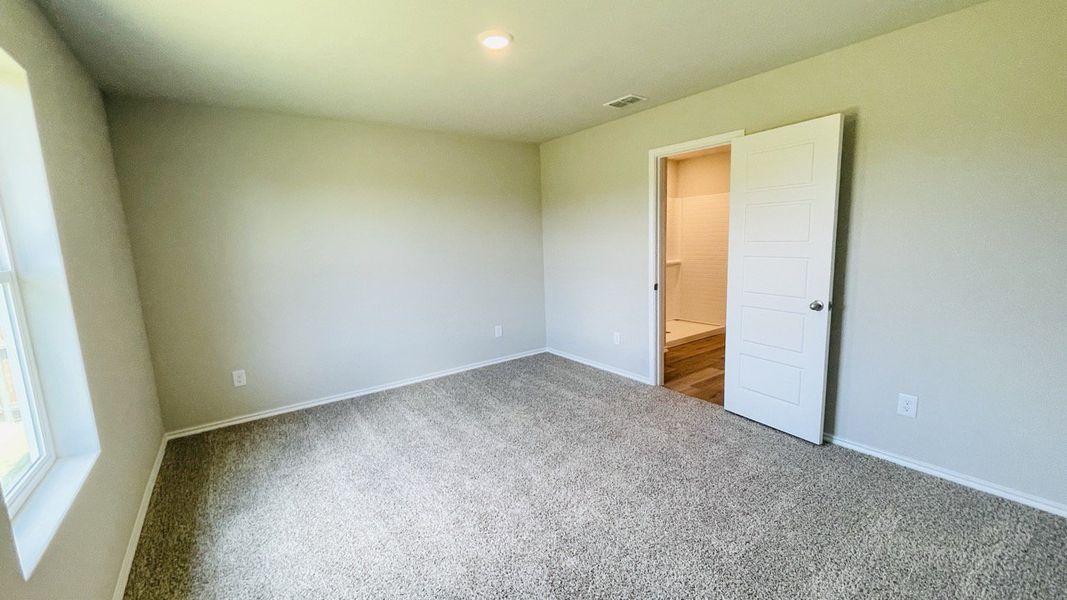 Spacious, unfurnished interior of a new home in Sunnycreek, Crowley (Image 12).