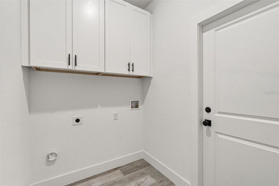 Spacious, unfurnished interior of a new home in , North Port (Image 21).