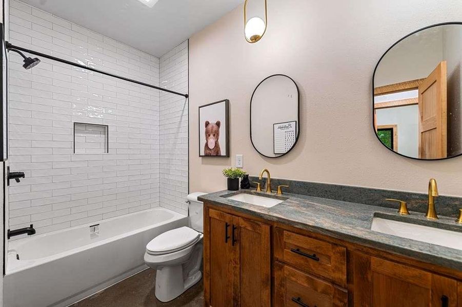 Furnished interior view inside a new home in , McCaysville (Image 39).
